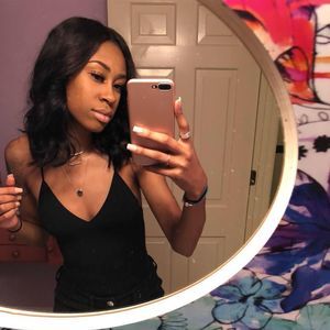 Meet your Posher, Iyaria